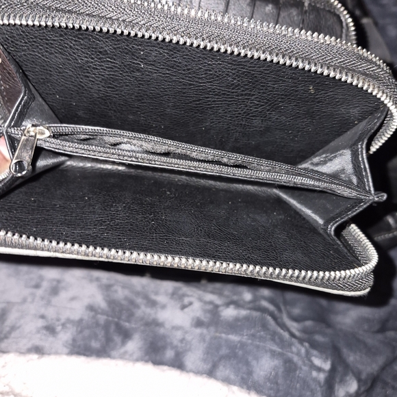 Lucky Brand Charcoal Patchwork Shoulder Bag And Wallet - Picture 3 of 6